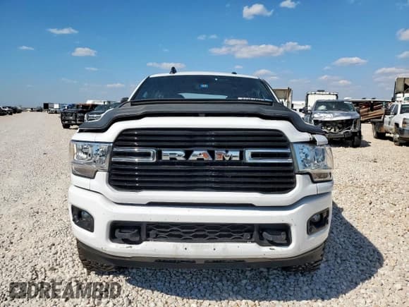 ✅ 2021 Ram 3500 Big Horn • VIN: 3C63R3HL7MG551764 • Lot: 81731235. Wystawiony na Copart z przebiegiem 146 796 mil. Bezpłatny archiwum sprzedaży aukcyjnych z USA i szczegółowy raport historii pojazdu na DreamBid. Zdjęcie 5.