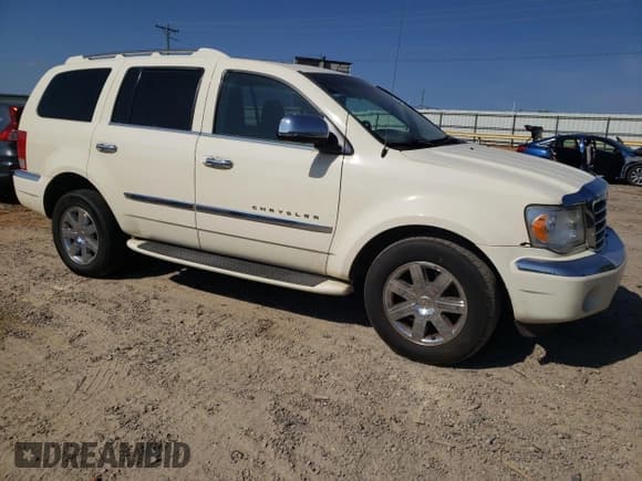 ✅ 2009 Chrysler Aspen Limited • VIN: 1A8HX58T09F715454 • Lot: 54876865. Listed on Copart with 279,490 mi. Free auction sales archive from the USA and detailed vehicle history report at DreamBid. Image 4.