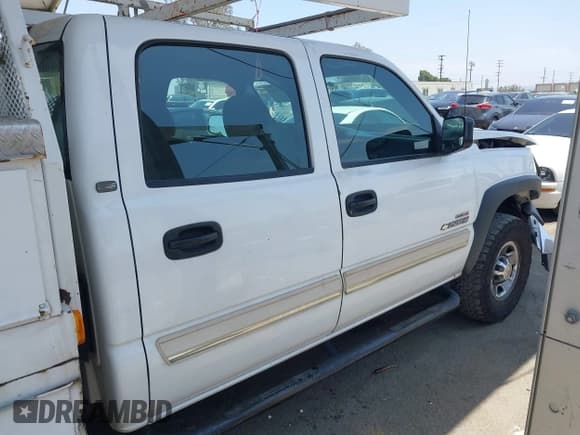 ✅ 2004 Chevrolet Silverado 1500 • VIN: 1GBHC23134F129481 • Лот: 42507585. Опубликован ранее на IAAI с пробегом 393 339 миль. Бесплатный доступ к архиву аукционных продаж из США и подробный отчёт об истории автомобиля на DreamBid. Изображение 13.