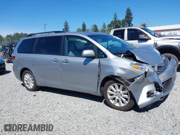 ✅ 2015 Toyota Sienna Limited • VIN: 5TDDK3DC5FS126524 • Lot: 42724732. Listed on IAAI with 98,946 mi. Free auction sales archive from the USA and detailed vehicle history report at DreamBid. Image 14.