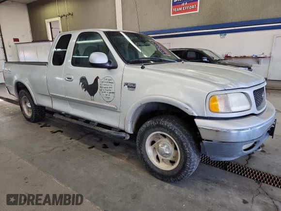✅ 2000 Ford F-150 XL • VIN: 1FTRX18L4YKB14168 • Lot: 93530335. Listed on Copart with Not provided. Free auction sales archive from the USA and detailed vehicle history report at DreamBid. Image 4.