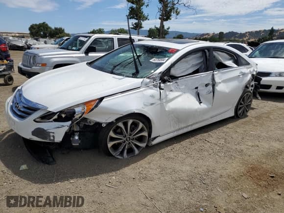 ✅ 2014 Hyundai Sonata Limited • VIN: 5NPEC4AB5EH815132 • Lot: 60769584. Wystawiony na Copart z przebiegiem 122 199 mil. Bezpłatny archiwum sprzedaży aukcyjnych z USA i szczegółowy raport historii pojazdu na DreamBid. Zdjęcie 1.