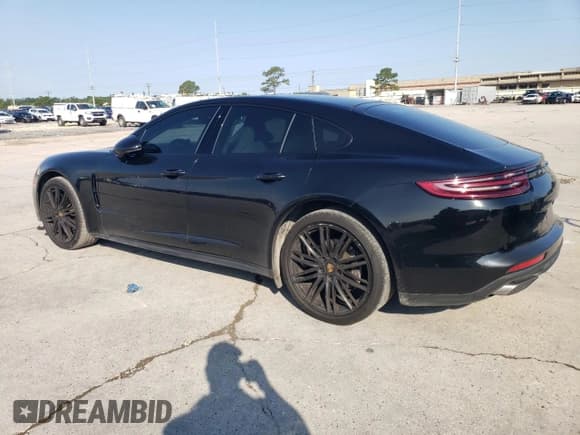 ✅ 2017 Porsche Panamera • VIN: WP0AA2A77HL101751 • Лот: 56276145. Опубликован ранее на Copart с пробегом 71 361 миль. Бесплатный доступ к архиву аукционных продаж из США и подробный отчёт об истории автомобиля на DreamBid. Изображение 2.