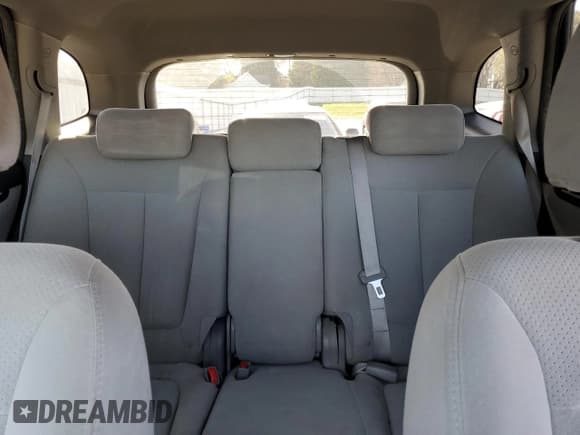 ✅ 2009 Hyundai Santa Fe GLS • VIN: 5NMSG13D89H245358 • Lot: 82548894. Listed on Copart with 201,704 mi. Free auction sales archive from the USA and detailed vehicle history report at DreamBid. Image 10.