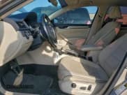 ✅ 2016 Volkswagen Passat SE • VIN: 1VWBS7A35GC013885 • Lot: 96762265. Listed on Copart with 131,936 mi. Free auction sales archive from the USA and detailed vehicle history report at DreamBid. Image 7.