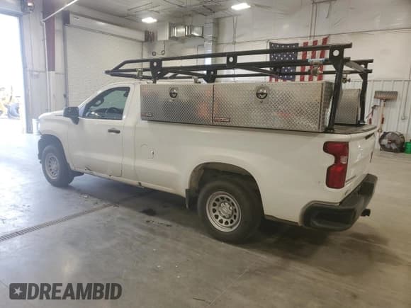 ✅ 2019 Chevrolet Silverado 1500 Work Truck • VIN: 3GCNWAEF8KG205989 • Lot: 71768414. Wystawiony na Copart z przebiegiem 60 805 mil. Bezpłatny archiwum sprzedaży aukcyjnych z USA i szczegółowy raport historii pojazdu na DreamBid. Zdjęcie 2.