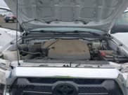 ✅ 2015 Toyota Tacoma • VIN: 3TMLU4EN8FM206394 • Lot: 43342400. Wystawiony na IAAI z przebiegiem 126 451 mil. Bezpłatny archiwum sprzedaży aukcyjnych z USA i szczegółowy raport historii pojazdu na DreamBid. Zdjęcie 10.