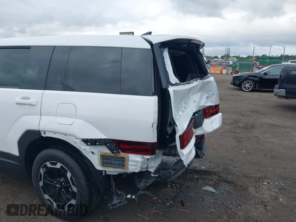 ✅ 2025 Hyundai Santa Fe SE • VIN: 5NMP14GL5SH070275 • Lot: 43286384. Wystawiony na IAAI z przebiegiem 10 123 mil. Bezpłatny archiwum sprzedaży aukcyjnych z USA i szczegółowy raport historii pojazdu na DreamBid. Zdjęcie 20.