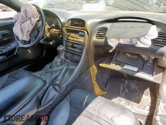 ✅ 2004 Chevrolet Corvette • VIN: 1G1YY32G445114964 • Лот: 65180305. Опубликован ранее на Copart с пробегом 352 872 миль. Бесплатный доступ к архиву аукционных продаж из США и подробный отчёт об истории автомобиля на DreamBid. Изображение 7.