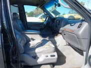 ✅ 2002 Lincoln Navigator • VIN: 5LMEU27R12LJ11127 • Lot: 42193994. Wystawiony na IAAI z przebiegiem 161 749 mil. Bezpłatny archiwum sprzedaży aukcyjnych z USA i szczegółowy raport historii pojazdu na DreamBid. Zdjęcie 5.