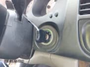 ✅ 2005 Suzuki Verona • VIN: KL5VJ56L95B160543 • Lot: 42710829. Wystawiony na IAAI z przebiegiem 106 280 mil. Bezpłatny archiwum sprzedaży aukcyjnych z USA i szczegółowy raport historii pojazdu na DreamBid. Zdjęcie 11.