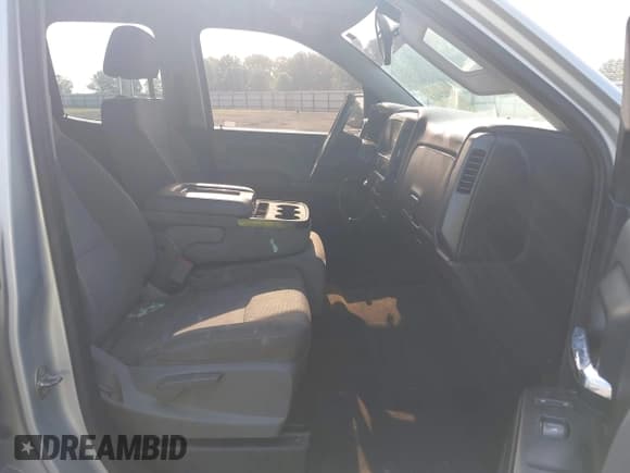 ✅ 2018 Chevrolet Silverado 1500 Custom • VIN: 1GCRCPEC4JZ110265 • Lot: 42534453. Wystawiony na IAAI z przebiegiem 210 589 mil. Bezpłatny archiwum sprzedaży aukcyjnych z USA i szczegółowy raport historii pojazdu na DreamBid. Zdjęcie 5.