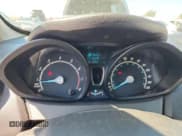 ✅ 2016 Ford Fiesta S • VIN: 3FADP4AJ3GM165016 • Lot: 82228285. Wystawiony na Copart z przebiegiem 73 695 mil. Bezpłatny archiwum sprzedaży aukcyjnych z USA i szczegółowy raport historii pojazdu na DreamBid. Zdjęcie 9.