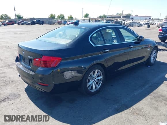 ✅ 2016 BMW 5 Series 528i • VIN: WBA5A5C51GG352543 • Lot: 43266801. Listed on IAAI with 132,494 mi. Free auction sales archive from the USA and detailed vehicle history report at DreamBid. Image 4.