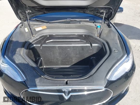 ✅ 2015 Tesla Model S 85D • VIN: 5YJSA1E29FF111842 • Lot: 43325163. Wystawiony na IAAI z przebiegiem 116 860 mil. Bezpłatny archiwum sprzedaży aukcyjnych z USA i szczegółowy raport historii pojazdu na DreamBid. Zdjęcie 10.