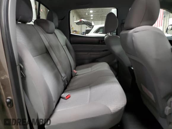 ✅ 2012 Toyota Tacoma • VIN: 3TMMU4FN1CM046437 • Lot: 82360625. Listed on Copart with 284,198 mi. Free auction sales archive from the USA and detailed vehicle history report at DreamBid. Image 10.