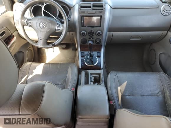 ✅ 2007 Suzuki Grand Vitara Luxury • VIN: JS3TE947874200932 • Lot: 72956984. Wystawiony na Copart z przebiegiem 223 421 mil. Bezpłatny archiwum sprzedaży aukcyjnych z USA i szczegółowy raport historii pojazdu na DreamBid. Zdjęcie 8.