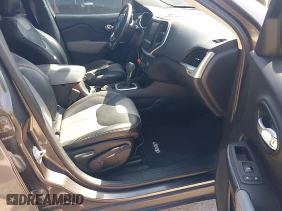 ✅ 2014 Jeep Cherokee Limited • VIN: 1C4PJLDS6EW283338 • Lot: 41786660. Listed on IAAI with 185,106 mi. Free auction sales archive from the USA and detailed vehicle history report at DreamBid. Image 5.