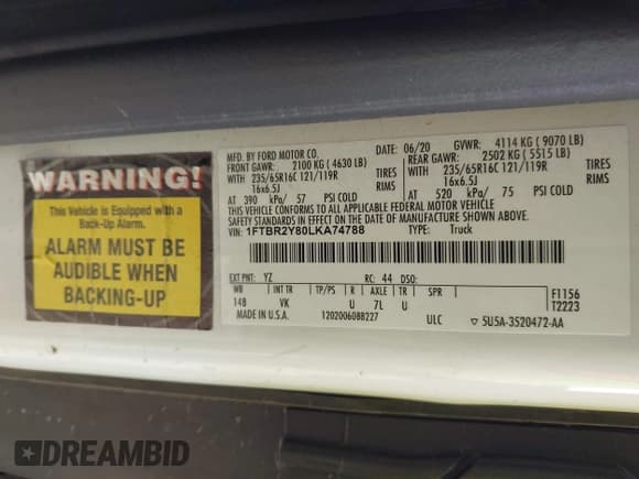 ✅ 2020 Ford Transit Cargo • VIN: 1FTBR2Y80LKA74788 • Lot: 41939473. Wystawiony na IAAI z przebiegiem 130 327 mil. Bezpłatny archiwum sprzedaży aukcyjnych z USA i szczegółowy raport historii pojazdu na DreamBid. Zdjęcie 9.