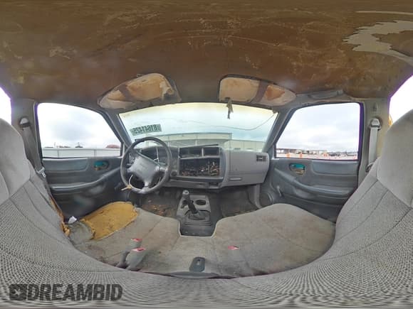✅ 1996 Isuzu Hombre S • VIN: 1GGCS1449T8711517 • Лот: 81641425. Опубликован ранее на Copart с пробегом 110 730 миль. Бесплатный доступ к архиву аукционных продаж из США и подробный отчёт об истории автомобиля на DreamBid. Изображение 14.