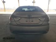 ✅ 2012 Hyundai Sonata Hybrid • VIN: KMHEC4A46CA063023 • Lot: 92126275. Wystawiony na Copart z przebiegiem 127 683 mil. Bezpłatny archiwum sprzedaży aukcyjnych z USA i szczegółowy raport historii pojazdu na DreamBid. Zdjęcie 6.