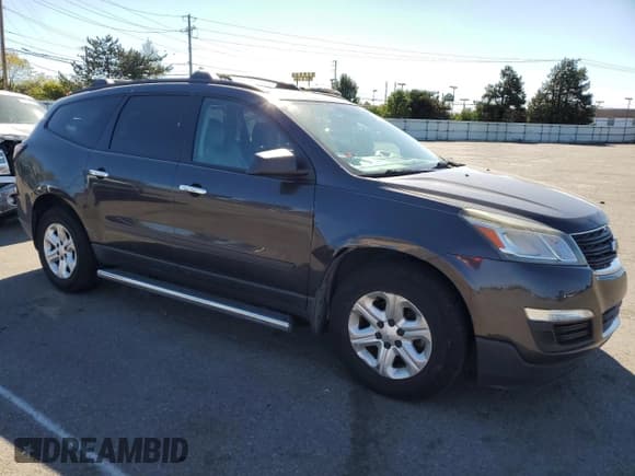 ✅ 2013 Chevrolet Traverse LS • VIN: 1GNKRFED5DJ103774 • Lot: 75137074. Wystawiony na Copart z przebiegiem 131 884 mil. Bezpłatny archiwum sprzedaży aukcyjnych z USA i szczegółowy raport historii pojazdu na DreamBid. Zdjęcie 4.