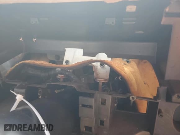 ✅ 1994 Jeep Cherokee SE • VIN: 1J4FT27P0RL177430 • Лот: 89679505. Опубликован ранее на Copart с пробегом Не указан. Бесплатный доступ к архиву аукционных продаж из США и подробный отчёт об истории автомобиля на DreamBid. Изображение 9.