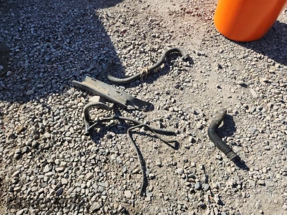 ✅ 2000 GMC Sierra 2500 SLE • VIN: 1GTGK29UXYE143062 • Лот: 85595955. Опубликован ранее на Copart с пробегом 309 556 миль. Бесплатный доступ к архиву аукционных продаж из США и подробный отчёт об истории автомобиля на DreamBid. Изображение 12.