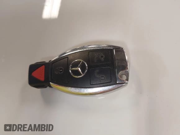 ✅ 2018 Mercedes-Benz C 300 • VIN: 55SWF4KB9JU251390 • Lot: 42390131. Listed on IAAI with 67,250 mi. Free auction sales archive from the USA and detailed vehicle history report at DreamBid. Image 11.