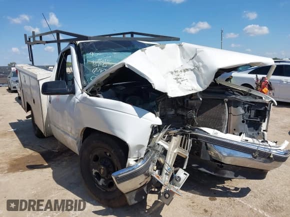 ✅ 1999 Chevrolet Silverado 2500 • VIN: 1GCGC24R8XR707587 • Лот: 43312643. Опубликован ранее на IAAI с пробегом 132 286 миль. Бесплатный доступ к архиву аукционных продаж из США и подробный отчёт об истории автомобиля на DreamBid. Изображение 1.