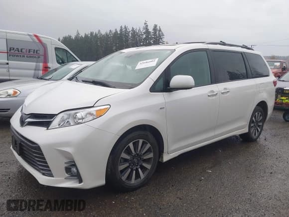 ✅ 2020 Toyota Sienna XLE • VIN: 5TDDZ3DC7LS237745 • Lot: 43686002. Listed on IAAI with 68,751 mi. Free auction sales archive from the USA and detailed vehicle history report at DreamBid. Image 17.