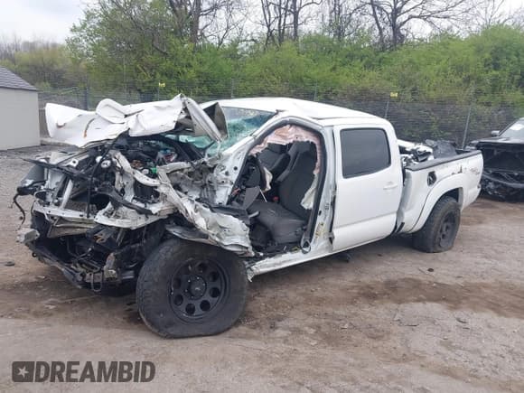 ✅ 2013 Toyota Tacoma • VIN: 5TFMU4FN9DX019465 • Lot: 42010194. Listed on IAAI with 115,812 mi. Free auction sales archive from the USA and detailed vehicle history report at DreamBid. Image 17.