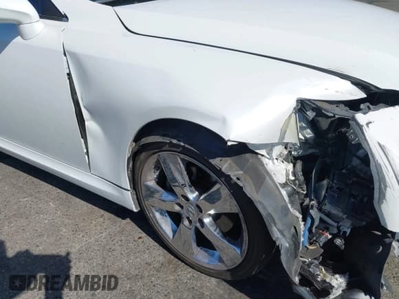 ✅ 2011 Lexus IS 250 C • VIN: JTHFF2C24B2516580 • Lot: 43136918. Listed on IAAI with 122,636 mi. Free auction sales archive from the USA and detailed vehicle history report at DreamBid. Image 17.