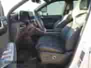 2024 Hyundai Palisade Calligraphy с VIN KM8R74GE7RU654684, выставлен на аукционе Copart как лот 73977654 с пробегом 4 772 миль миль и Списание • Salvage title. История ставок и продаж доступна на DreamBid. Изображение 7.