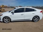 ✅ 2017 Hyundai Ioniq Limited • VIN: KMHC05LC8HU032050 • Lot: 41871800. Wystawiony na IAAI z przebiegiem 96 450 mil. Bezpłatny archiwum sprzedaży aukcyjnych z USA i szczegółowy raport historii pojazdu na DreamBid. Zdjęcie 14.