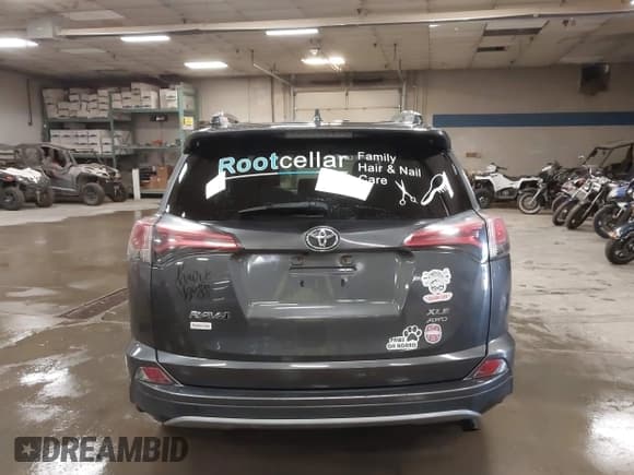 ✅ 2018 Toyota RAV4 XLE • VIN: 2T3RFREV7JW766433 • Лот: 43267036. Опубликован ранее на IAAI с пробегом 97 770 миль. Бесплатный доступ к архиву аукционных продаж из США и подробный отчёт об истории автомобиля на DreamBid. Изображение 16.