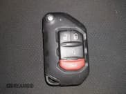 ✅ 2020 Jeep Wrangler Unlimited Sport S • VIN: 1C4HJXDNXLW139651 • Lot: 42394612. Wystawiony na IAAI z przebiegiem 95 514 mil. Bezpłatny archiwum sprzedaży aukcyjnych z USA i szczegółowy raport historii pojazdu na DreamBid. Zdjęcie 11.