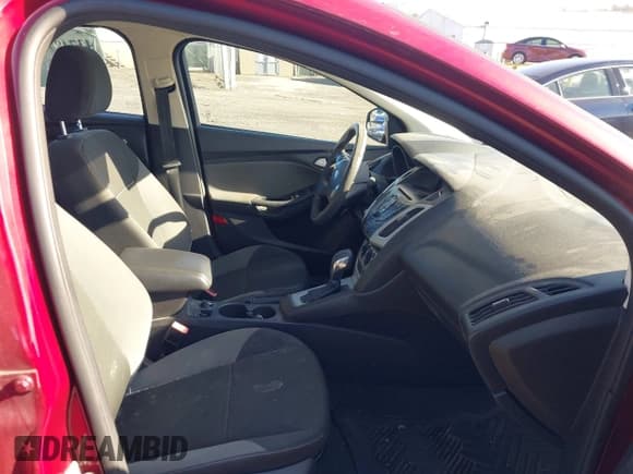 ✅ 2013 Ford Focus SE • VIN: 1FADP3F23DL305283 • Lot: 43748782. Wystawiony na IAAI z przebiegiem 192 357 mil. Bezpłatny archiwum sprzedaży aukcyjnych z USA i szczegółowy raport historii pojazdu na DreamBid. Zdjęcie 5.