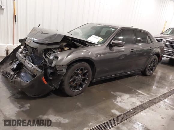 ✅ 2019 Chrysler 300 S • VIN: 2C3CCAGG6KH632193 • Лот: 41688407. Опубликован ранее на IAAI с пробегом 110 119 миль. Бесплатный доступ к архиву аукционных продаж из США и подробный отчёт об истории автомобиля на DreamBid. Изображение 2.