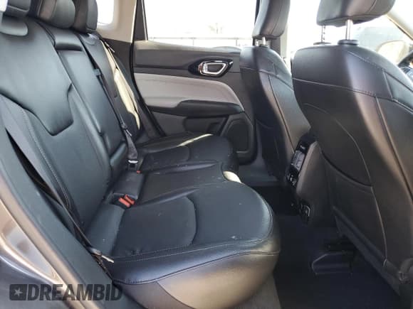 ✅ 2022 Jeep Compass Limited • VIN: 3C4NJDCB9NT141487 • Lot: 90984455. Wystawiony na Copart z przebiegiem 43 428 mil. Bezpłatny archiwum sprzedaży aukcyjnych z USA i szczegółowy raport historii pojazdu na DreamBid. Zdjęcie 11.