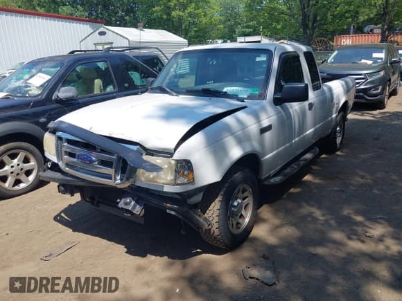 ✅ 2011 Ford Ranger XLT • VIN: 1FTKR4EEXBPA21538 • Lot: 42573198. Listed on IAAI with 117,192 mi. Free auction sales archive from the USA and detailed vehicle history report at DreamBid. Image 2.