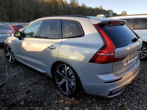 ✅ 2025 Volvo XC60 Ultra • VIN: YV4H60RM0S1068087 • Lot: 76859204. Listed on Copart with Not provided. Free auction sales archive from the USA and detailed vehicle history report at DreamBid. Image 2.
