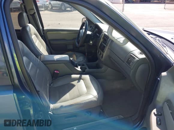 ✅ 2004 Ford Explorer XLT • VIN: 1FMDU73K74ZB43293 • Lot: 41021943. Wystawiony na IAAI z przebiegiem 198 737 mil. Bezpłatny archiwum sprzedaży aukcyjnych z USA i szczegółowy raport historii pojazdu na DreamBid. Zdjęcie 5.