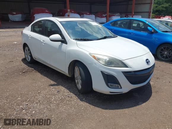 ✅ 2011 Mazda 3 S Grand Touring • VIN: JM1BL1W50B1469093 • Lot: 42560601. Listed on IAAI with 209,099 mi. Free auction sales archive from the USA and detailed vehicle history report at DreamBid. Image 1.
