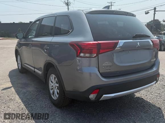 ✅ 2018 Mitsubishi Outlander ES • VIN: JA4AZ2A35JZ607887 • Lot: 69327325. Wystawiony na Copart z przebiegiem 199 560 mil. Bezpłatny archiwum sprzedaży aukcyjnych z USA i szczegółowy raport historii pojazdu na DreamBid. Zdjęcie 4.