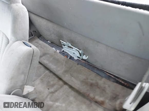 ✅ 2002 Chevrolet S-10 • VIN: 1GCCS19WX28188728 • Лот: 42337500. Опубликован ранее на IAAI с пробегом 305 227 миль. Бесплатный доступ к архиву аукционных продаж из США и подробный отчёт об истории автомобиля на DreamBid. Изображение 8.