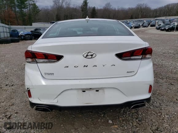 ✅ 2018 Hyundai Sonata Limited • VIN: 5NPE34AF1JH703103 • Lot: 69804372. Listed on Copart with 69,776 mi. Free auction sales archive from the USA and detailed vehicle history report at DreamBid. Image 6.