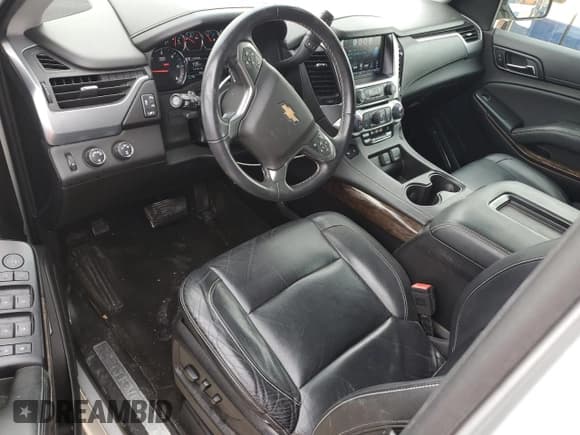 ✅ 2017 Chevrolet Suburban LT • VIN: 1GNSKHKC8HR179265 • Lot: 77441194. Wystawiony na Copart z przebiegiem 89 951 mil. Bezpłatny archiwum sprzedaży aukcyjnych z USA i szczegółowy raport historii pojazdu na DreamBid. Zdjęcie 8.