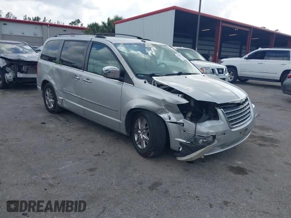 ✅ 2009 Chrysler Town & Country Limited • VIN: 2A8HR64X59R561518 • Lot: 41912572. Wystawiony na IAAI z przebiegiem 165 518 mil. Bezpłatny archiwum sprzedaży aukcyjnych z USA i szczegółowy raport historii pojazdu na DreamBid. Zdjęcie 1.