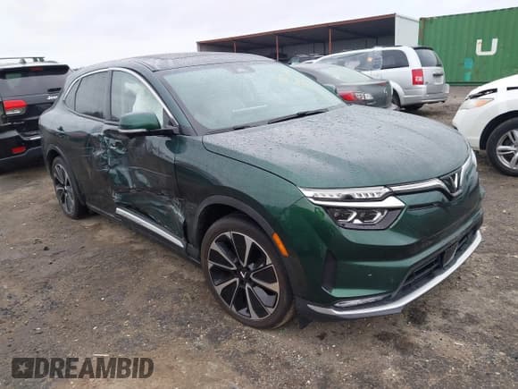 ✅ 2023 VinFast VF 8 Plus • VIN: RLLV1AFA0PH002714 • Lot: 41728014. Wystawiony na IAAI z przebiegiem 8 601 mil. Bezpłatny archiwum sprzedaży aukcyjnych z USA i szczegółowy raport historii pojazdu na DreamBid. Zdjęcie 1.